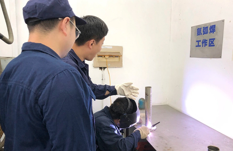 【师带徒活动】“师带徒促成长 凝聚企业正能量”系列报道之赏金船长六厂“师带徒”活动
